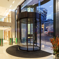 Curving door operator