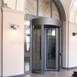 revolving door with 4 panels